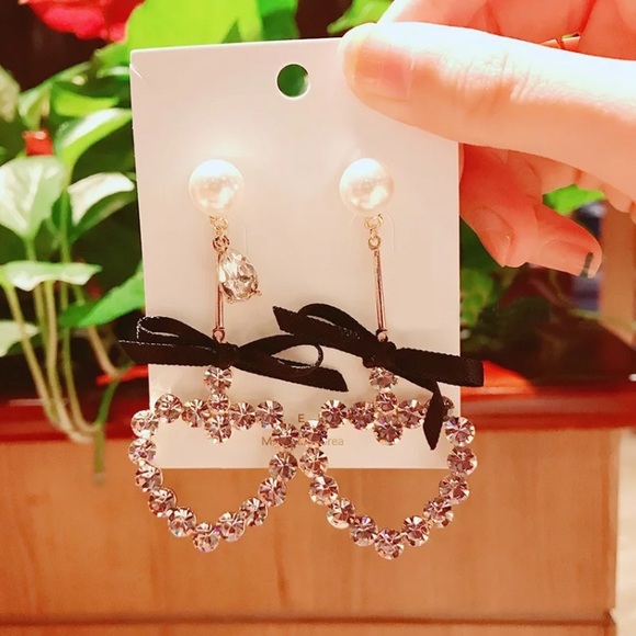 Rhinestone Heart Bow Earrings - Picture 1 of 5